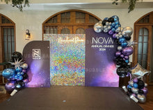 Load image into Gallery viewer, 【星海銀河主題】公司周年晚宴 Annual Dinner 氣球佈置套裝 (連幻彩閃片牆及霓虹燈)