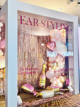 Load image into Gallery viewer, EAR STYLING PARTY 透明面板字樣、粉白氣球及玫瑰金流蘇細節
