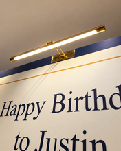 Load image into Gallery viewer, 酒水裝置頂部金色燈具及 Happy Birthday to Justin 字句