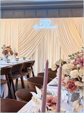Load image into Gallery viewer, SoHo House 晚宴佈置側面花藝與布幔背景